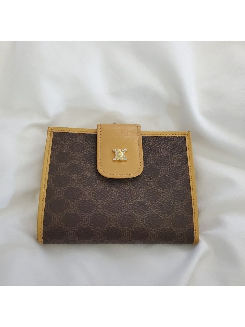 Celine Vintage Macadam Triomphe Kisslock Bifold Short Wallet
